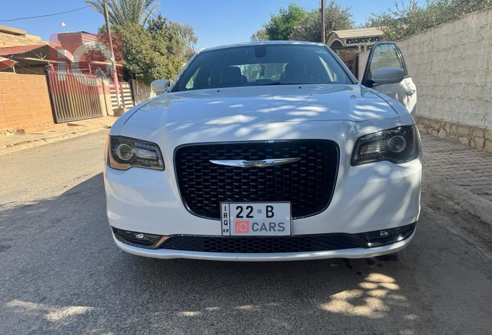 کرایسلەر 300